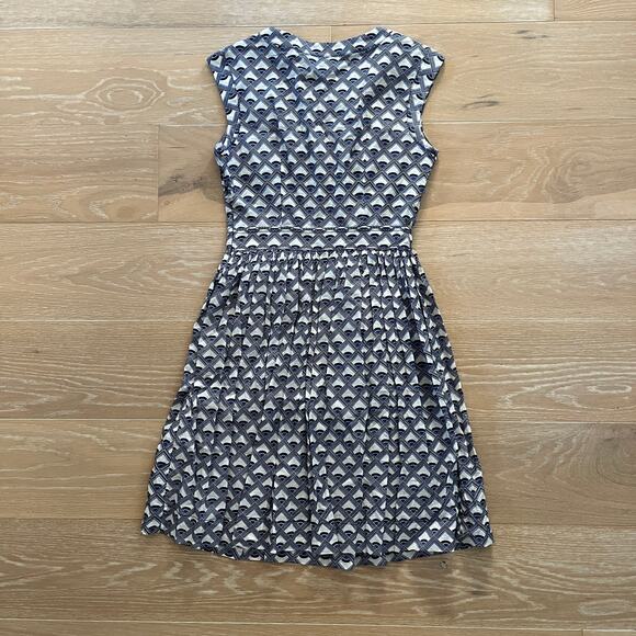 Tory Burch Nico Day Dress in Quartz Deco Diamonds Pattern sz 2 - Picture 3 of 6